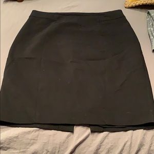 H&M black pencil skirt.